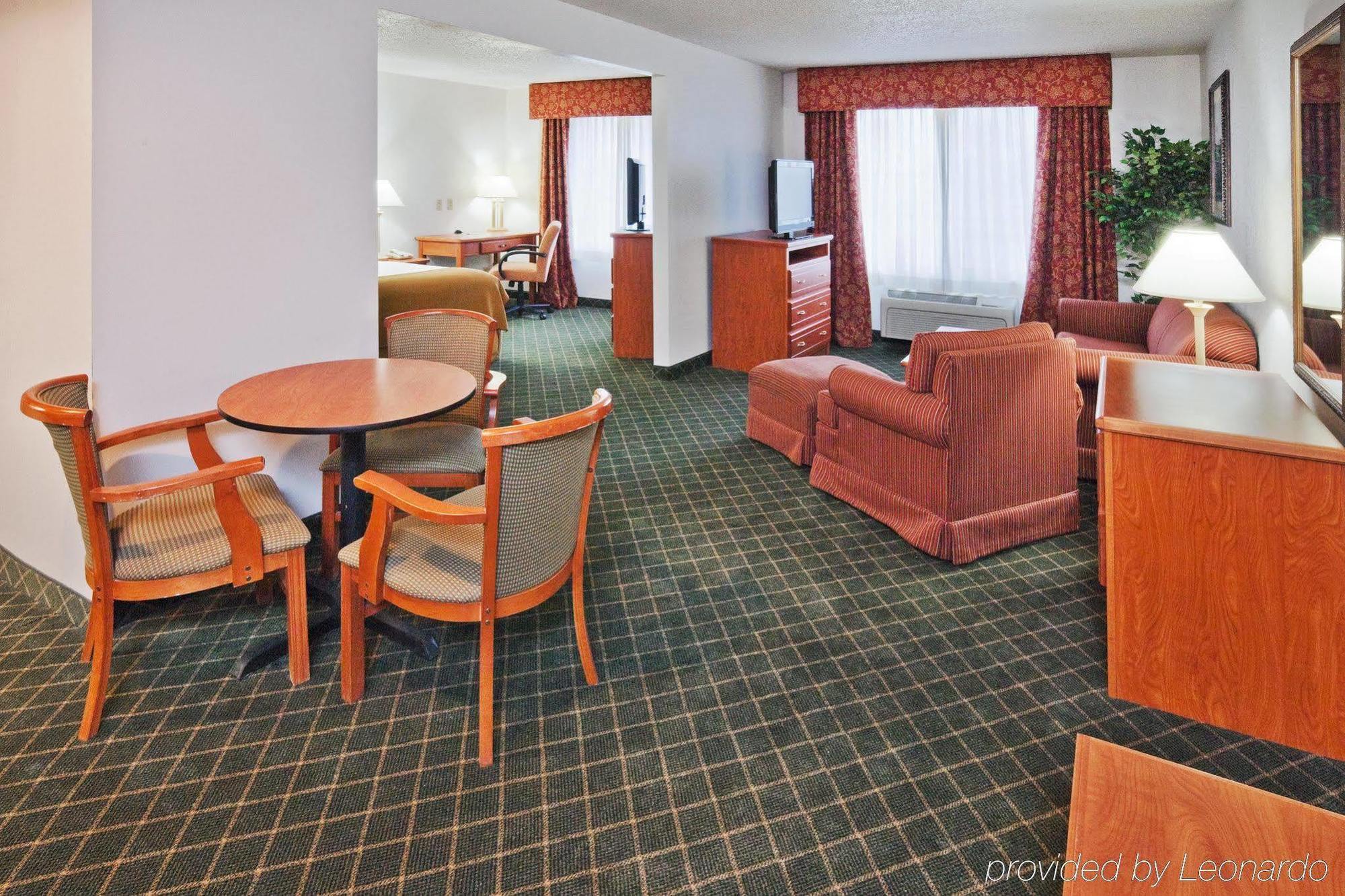 Holiday Inn Express Hotel & Suites Chickasha By Ihg Bilik gambar